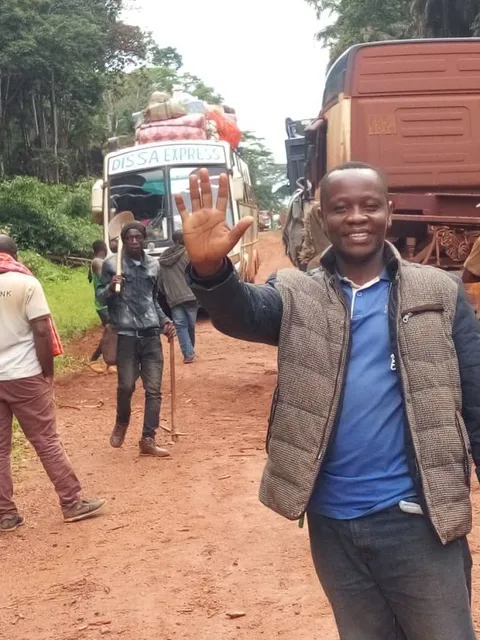 Voyage du technicien Bienvenu pour installer les paneaux